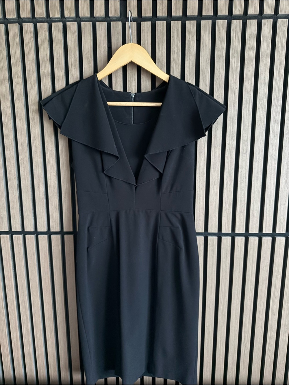 Calvin Klein Black Ruffle Collar Sheath Dress Estimated Size 4/6